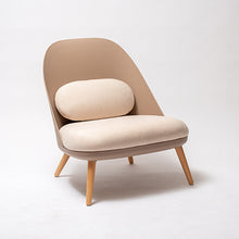 Cargar imagen en el visor de la galería, Butaca Wanda Taupe - Tapiz beige