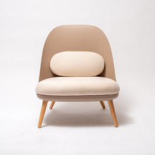 Cargar imagen en el visor de la galería, Butaca Wanda Taupe - Tapiz beige