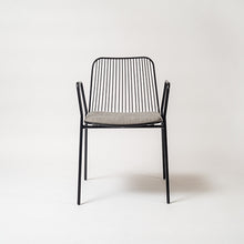 Cargar imagen en el visor de la galería, Silla Sari con apoyabrazos - asiento gris