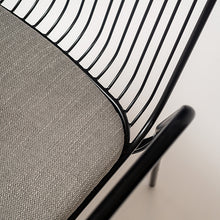 Cargar imagen en el visor de la galería, Silla Sari con apoyabrazos - asiento gris