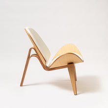 Cargar imagen en el visor de la galería, Butaca Kai tapizada blanco