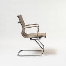 Cargar imagen en el visor de la galería, Silla boby taupe fija
