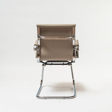 Cargar imagen en el visor de la galería, Silla boby taupe fija