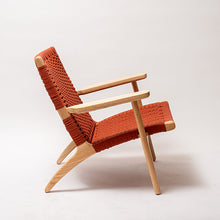Cargar imagen en el visor de la galería, Butaca Agora de madera y cuerda terracota