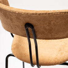 Cargar imagen en el visor de la galería, Silla Celine tapizada kaki