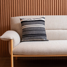 Cargar imagen en el visor de la galería, Cojín Noir