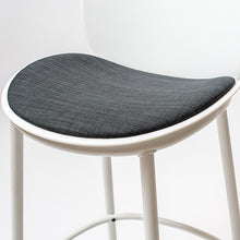 Cargar imagen en el visor de la galería, Banco bar Pip blanco tapizado