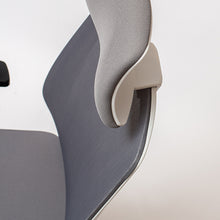 Cargar imagen en el visor de la galería, Silla escritorio gris Florida con cabecera