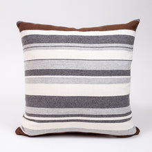 Cargar imagen en el visor de la galería, Cojín Café