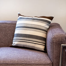 Cargar imagen en el visor de la galería, Cojín Café