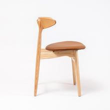 Cargar imagen en el visor de la galería, Silla Aida de madera