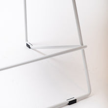 Cargar imagen en el visor de la galería, Banco Yve blanco -65cm