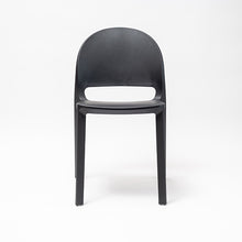 Cargar imagen en el visor de la galería, Silla Mopi Negra