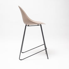 Cargar imagen en el visor de la galería, Banco Yve Taupe -65cm