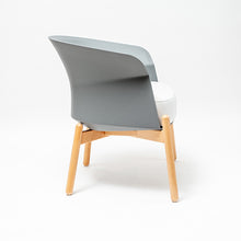 Cargar imagen en el visor de la galería, Silla Mist Gris - Cojín Blanco Humo