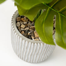 Cargar imagen en el visor de la galería, Maceta con planta artificial