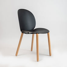 Cargar imagen en el visor de la galería, Silla Pip negra