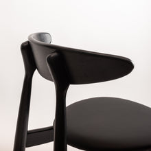 Cargar imagen en el visor de la galería, Silla Aida de madera negra