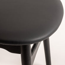 Cargar imagen en el visor de la galería, Silla Aida de madera negra