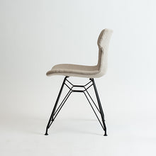 Cargar imagen en el visor de la galería, Silla Camil tapizada