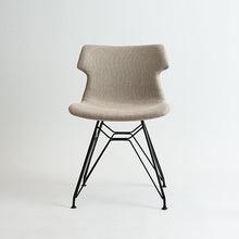 Cargar imagen en el visor de la galería, Silla Camil tapizada