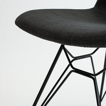 Cargar imagen en el visor de la galería, Silla Camil tapizada