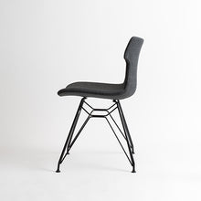 Cargar imagen en el visor de la galería, Silla Camil tapizada