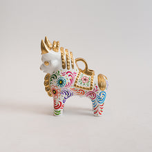 Cargar imagen en el visor de la galería, Torito de Pucará blanco XXL