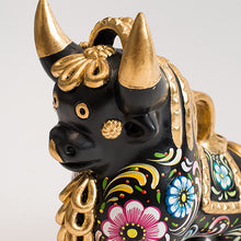 Cargar imagen en el visor de la galería, Torito de Pucará negro XXL