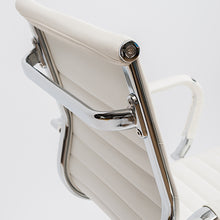 Cargar imagen en el visor de la galería, Silla escritorio Boby blanca