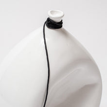 Cargar imagen en el visor de la galería, Globo cerámica blanco brillante
