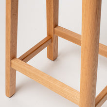 Cargar imagen en el visor de la galería, Banco Sedan madera natural
