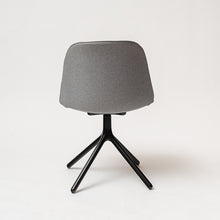 Cargar imagen en el visor de la galería, Silla Cartie gris

