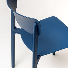 Cargar imagen en el visor de la galería, Silla Clasy azul
