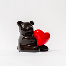 Cargar imagen en el visor de la galería, Oso negro con corazón BC
