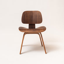 Cargar imagen en el visor de la galería, Silla Eames walnut
