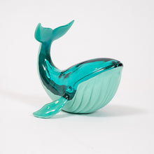Cargar imagen en el visor de la galería, Escultura ballenita WA verde esmeralda
