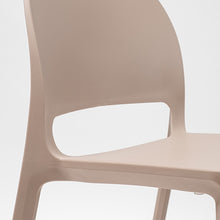 Cargar imagen en el visor de la galería, Silla Mopi Taupe
