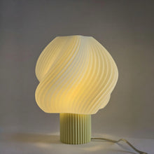 Cargar imagen en el visor de la galería, Lámpara Gelato base amarillo pastel
