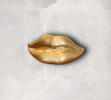 Cargar imagen en el visor de la galería, Adorno labios gold
