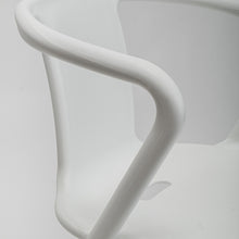 Cargar imagen en el visor de la galería, Silla Lily blanca
