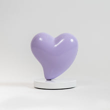 Cargar imagen en el visor de la galería, Escultura corazón lila
