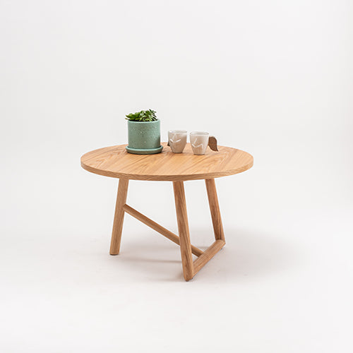 Mesita auxiliar Uma madera natural