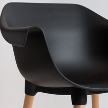 Cargar imagen en el visor de la galería, Silla Yani negra
