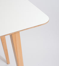 Cargar imagen en el visor de la galería, Mesa trabajo Moon blanca
