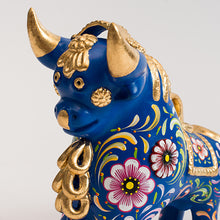 Cargar imagen en el visor de la galería, Torito de Pucará azul XL
