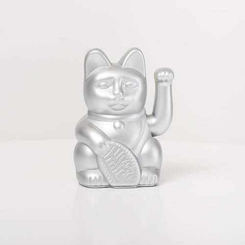 Gato de la suerte plateado