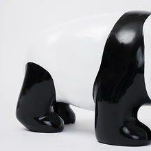 Cargar imagen en el visor de la galería, Escutltura Oso Panda

