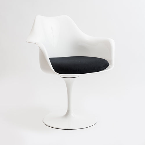 Silla Tulip cojín negro con apoyabrazos