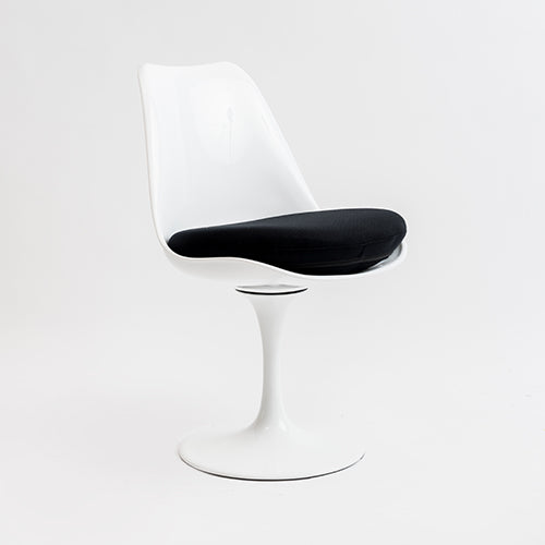 Silla Tulip con cojín negro sin apoyabrazos - PREVENTA  - Entrega aprox. 10 de Octubre 2023